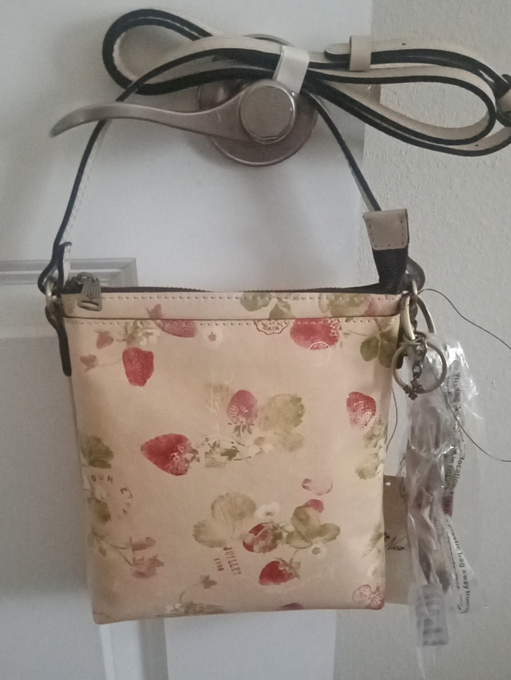 Patricia Nash Cream Crossbody with Parchment Paris Strawberry Print - Picture 2 of 4